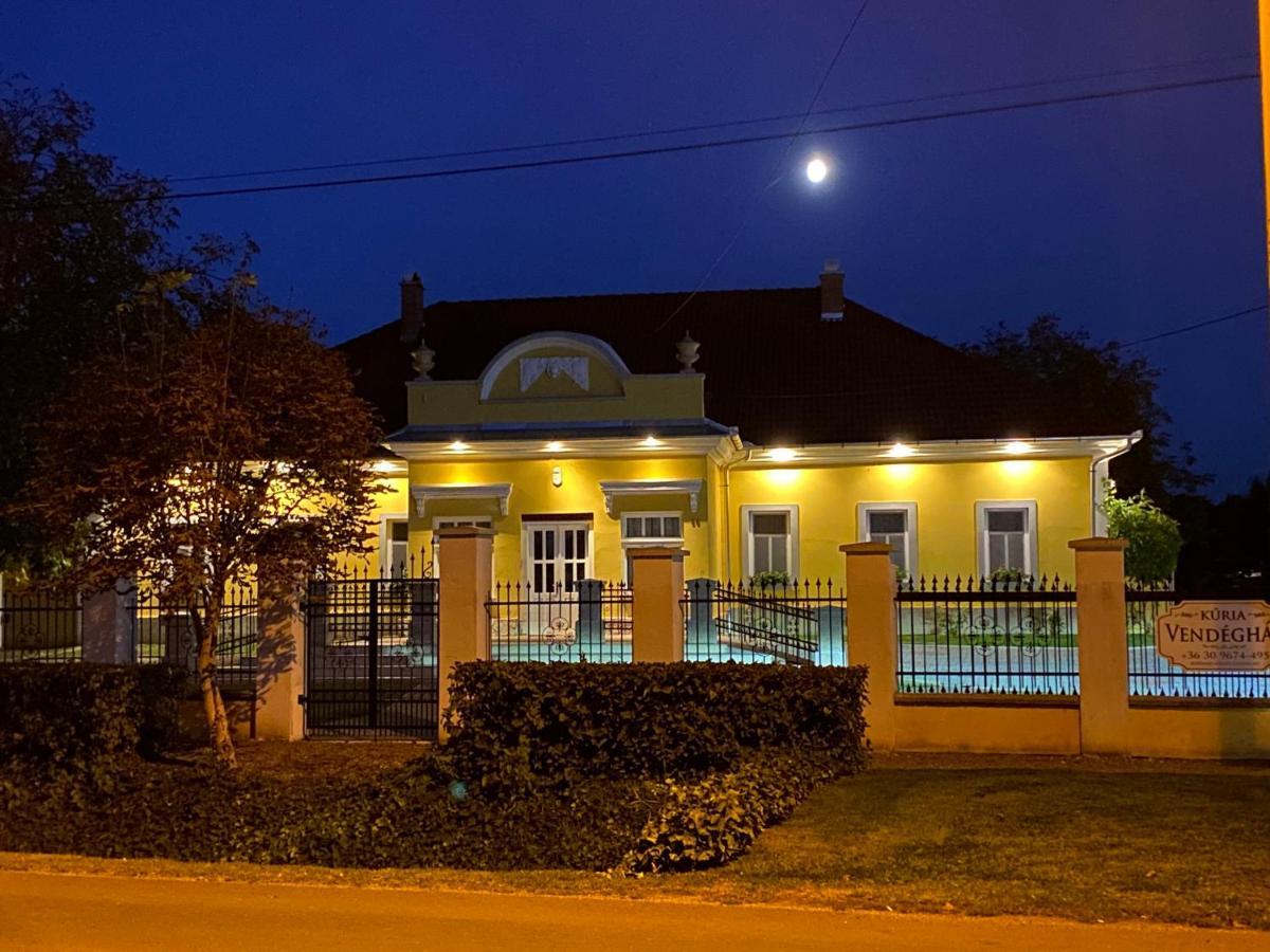 Kúria Vendégház Poroszló Exterior foto