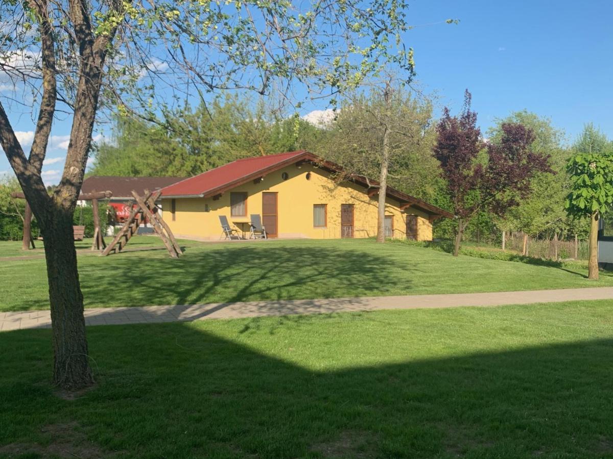 Kúria Vendégház Poroszló Exterior foto