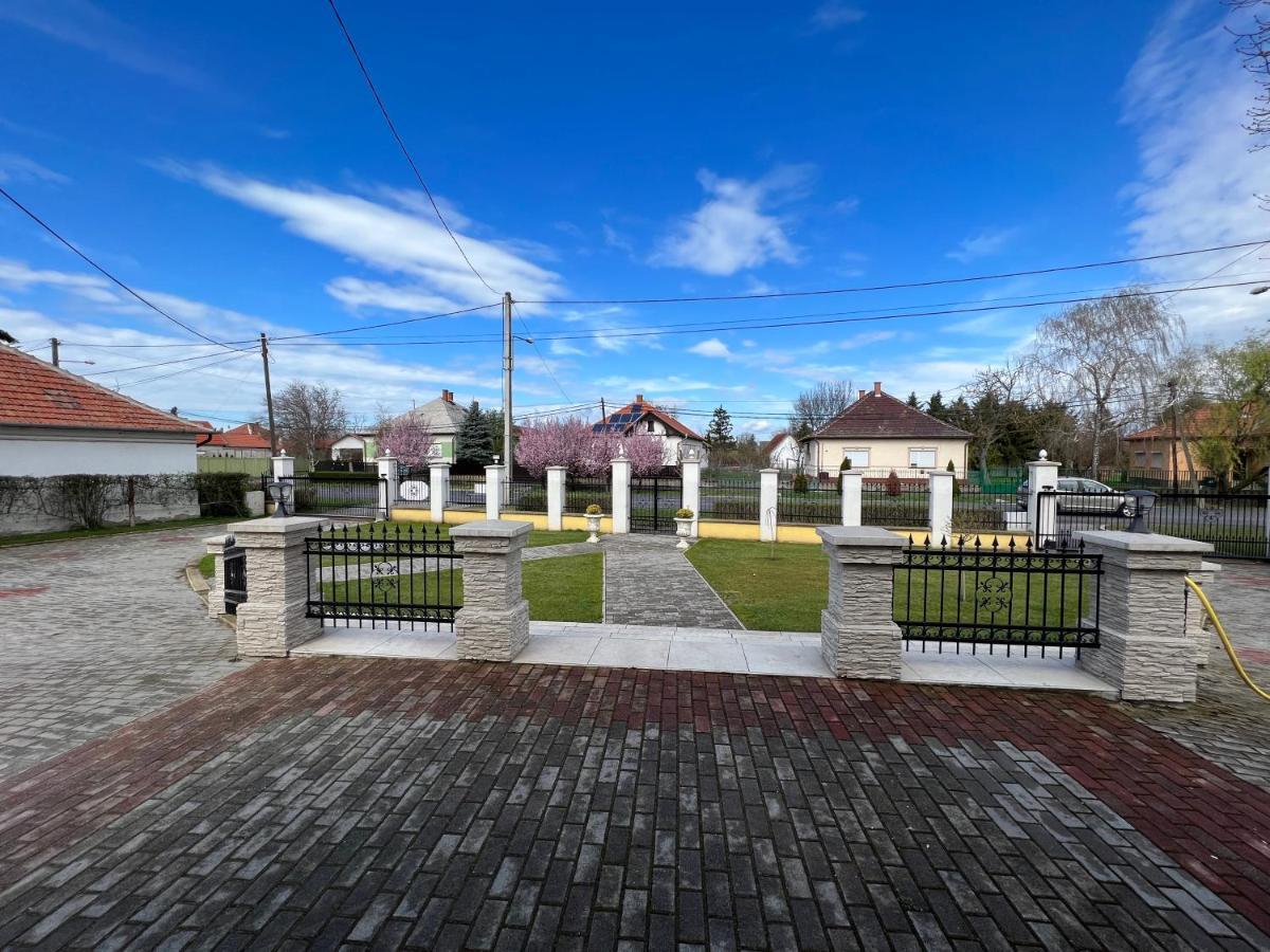 Kúria Vendégház Poroszló Exterior foto